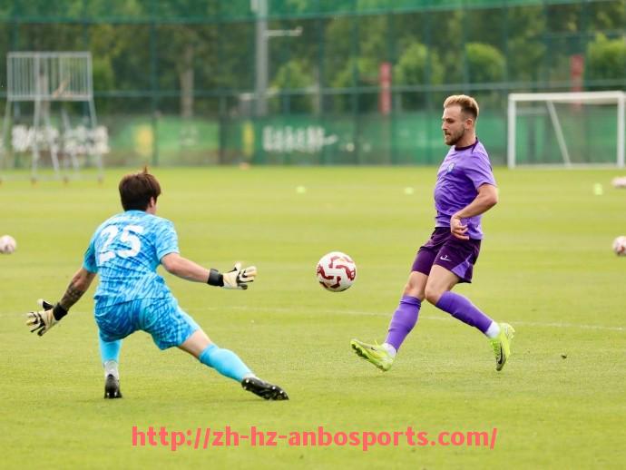 安博体育官网-世俱杯场外风波回顾：事件对球队士气的影响分析