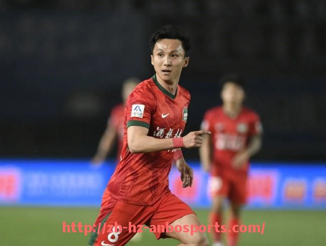 安博体育官网-世俱杯情绪失控球员对球队整体表现的负面影响探讨